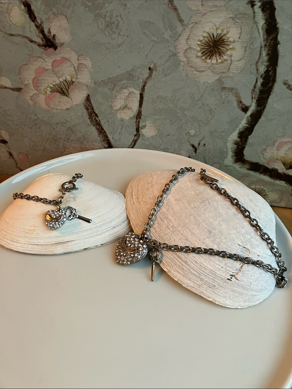 Juicy Couture Rhinestone Puffy Heart Toggle Silver Matching Necklace & Bracelet - Picture 7 of 7